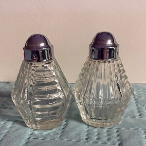 Anchor Hocking Elegant Glass Salt and Pepper Shakers with Silver Tops
